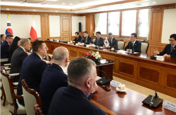  김민석 국무총리, 폴란드 총리 면담